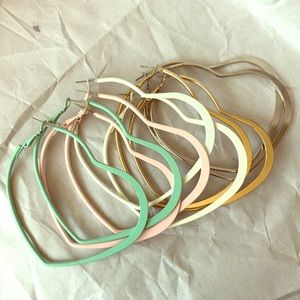 5 pairs of oversized heart hoops